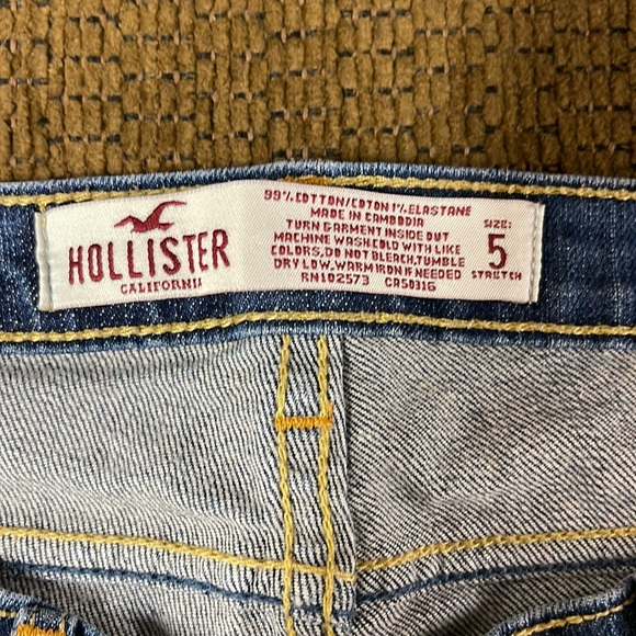 Hollister Cuffed Cut Off Distressed Denim Jean Shorts Size 5 - Picture 9 of 9